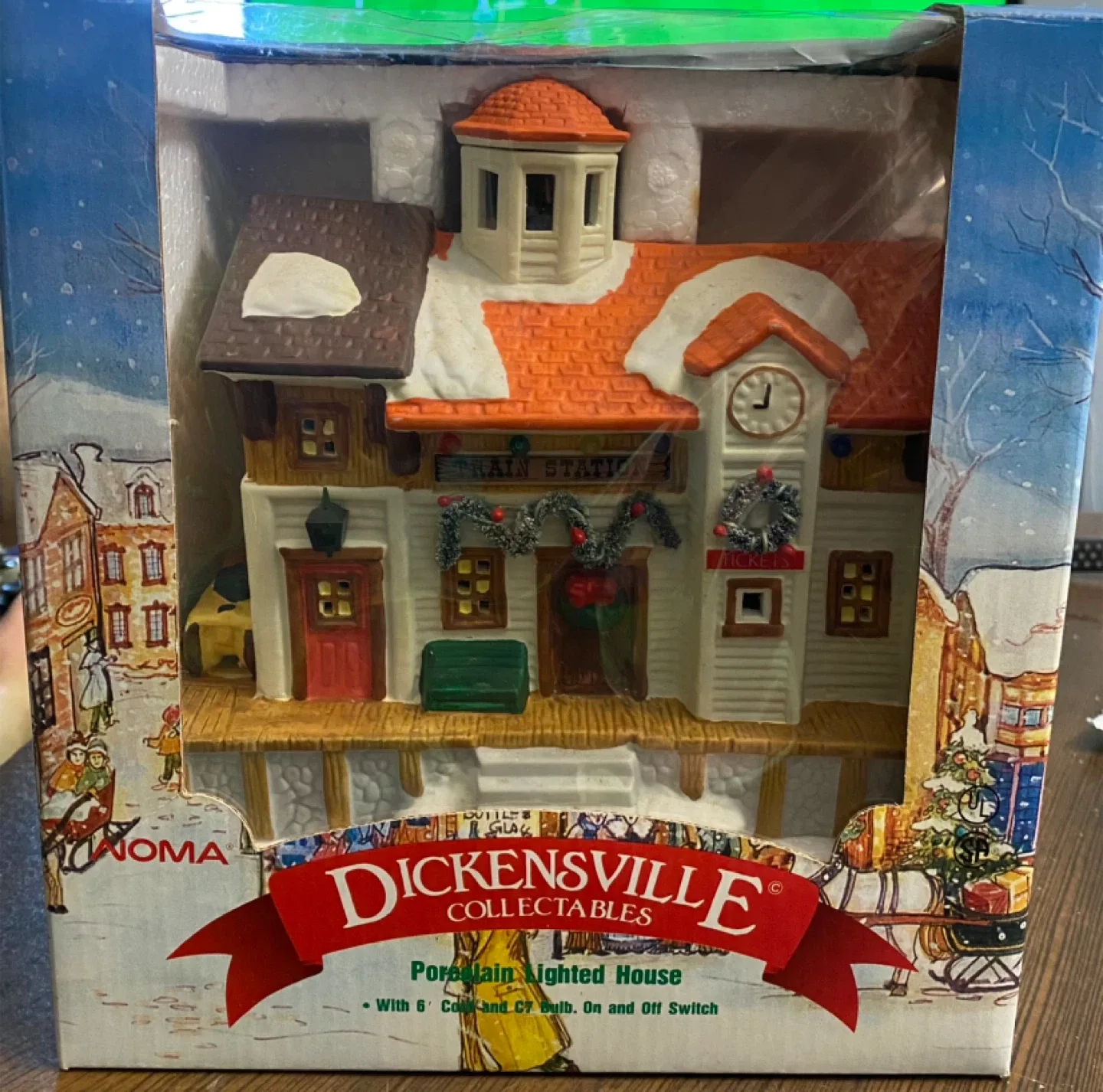 Noma Dickensville Collectables Porcelain Lighted Train Station thumbnail