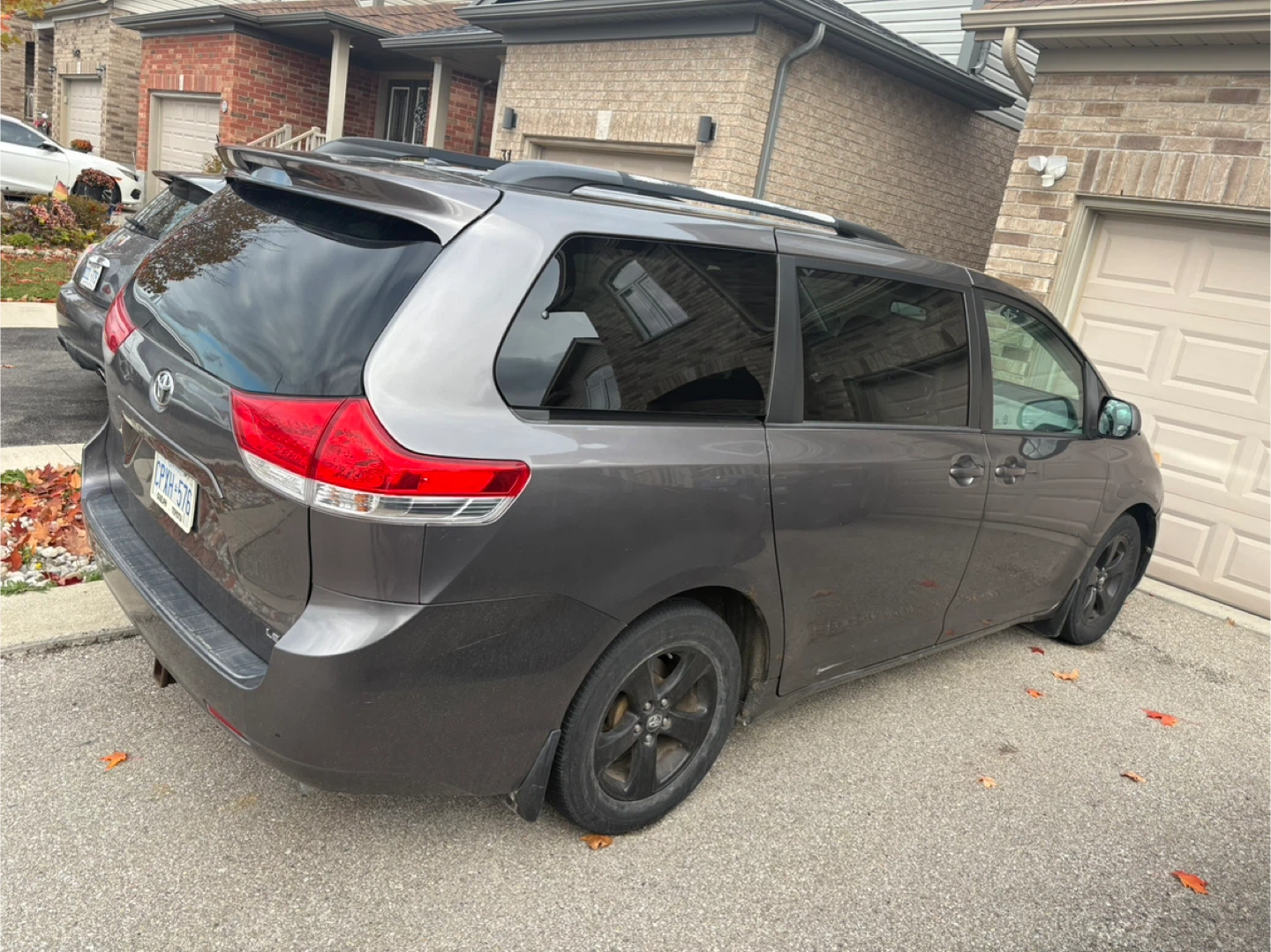 Toyota Sienna Minivan - photo 4