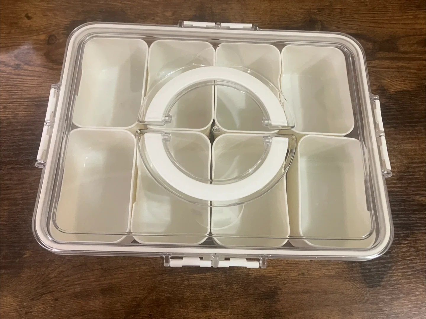 Clear Plastic Food Storage Container with 8 Compartments