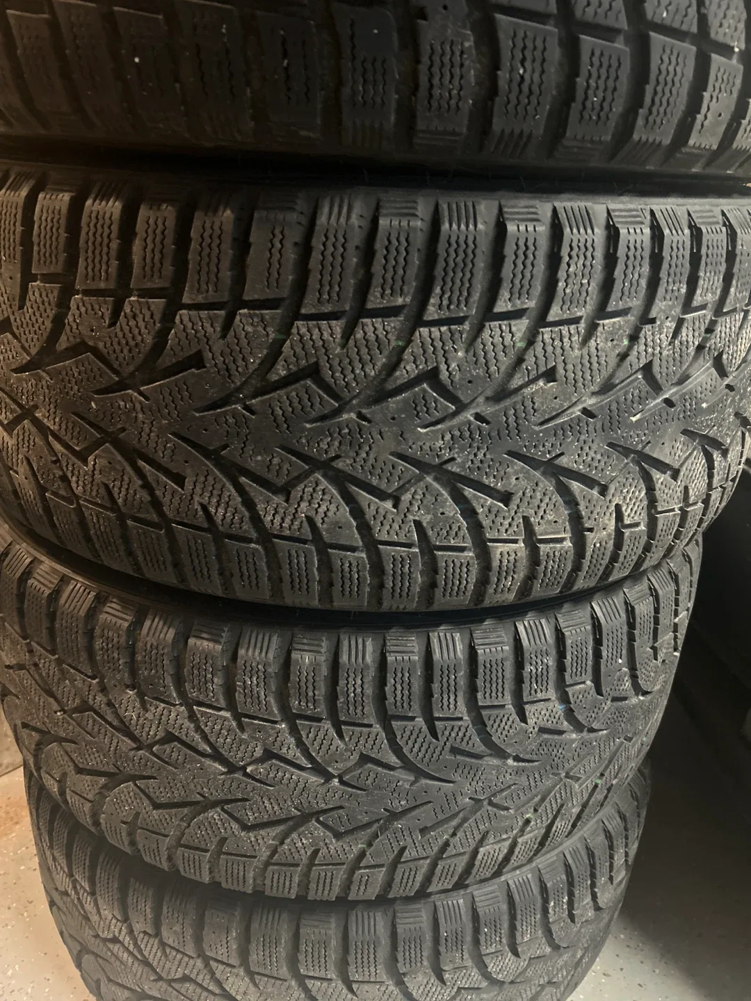 Winter tires and rims - Toyo Observe G3-ICE - 235/45R18 image indicator(7)