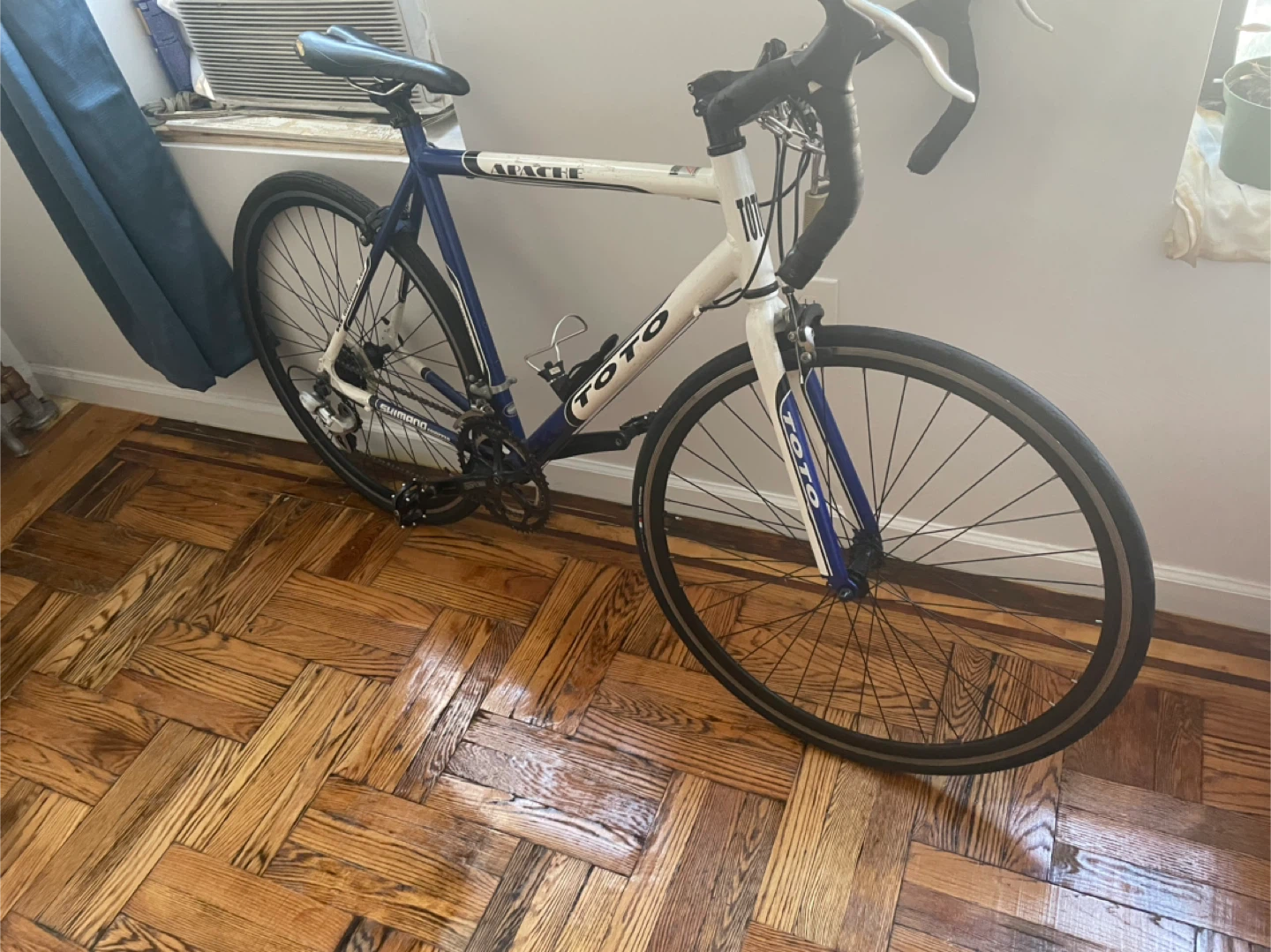 Toto Apache Road Bike - Blue & White