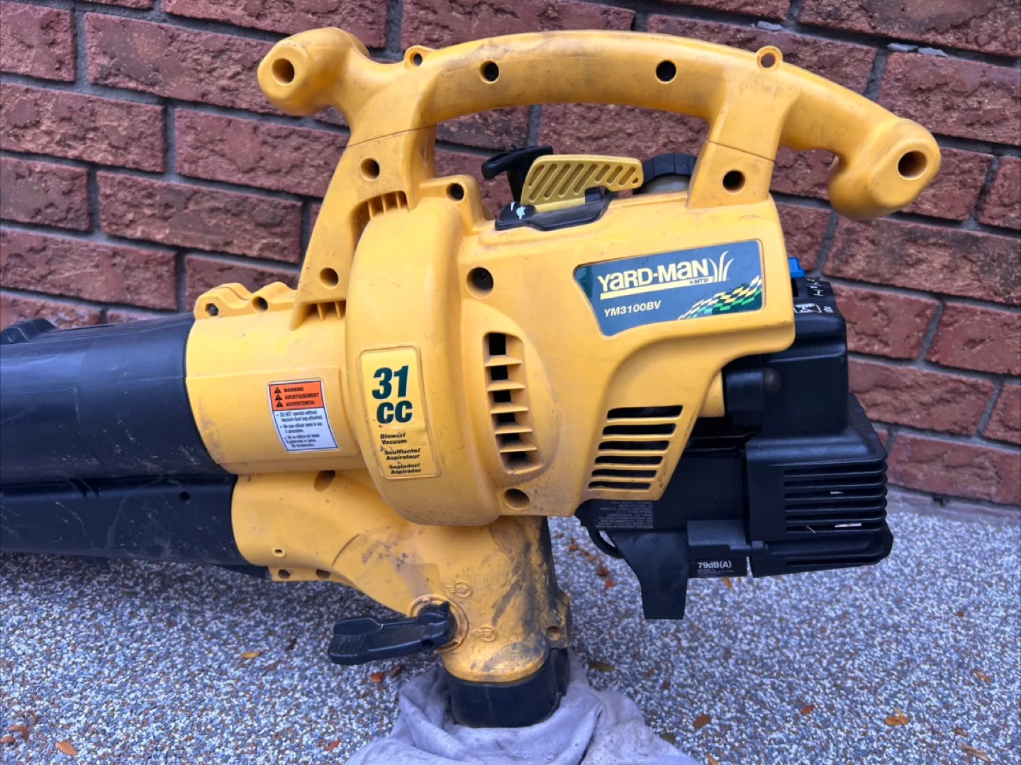 Yard-Man Leaf Blower and Mulcher image indicator(2)