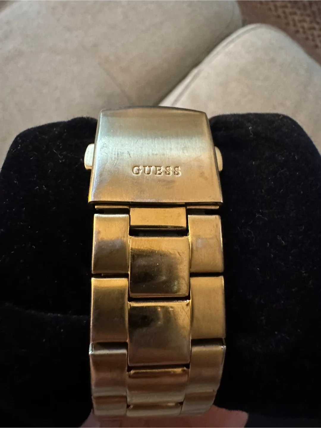 Guess Gold Watch image indicator(2)