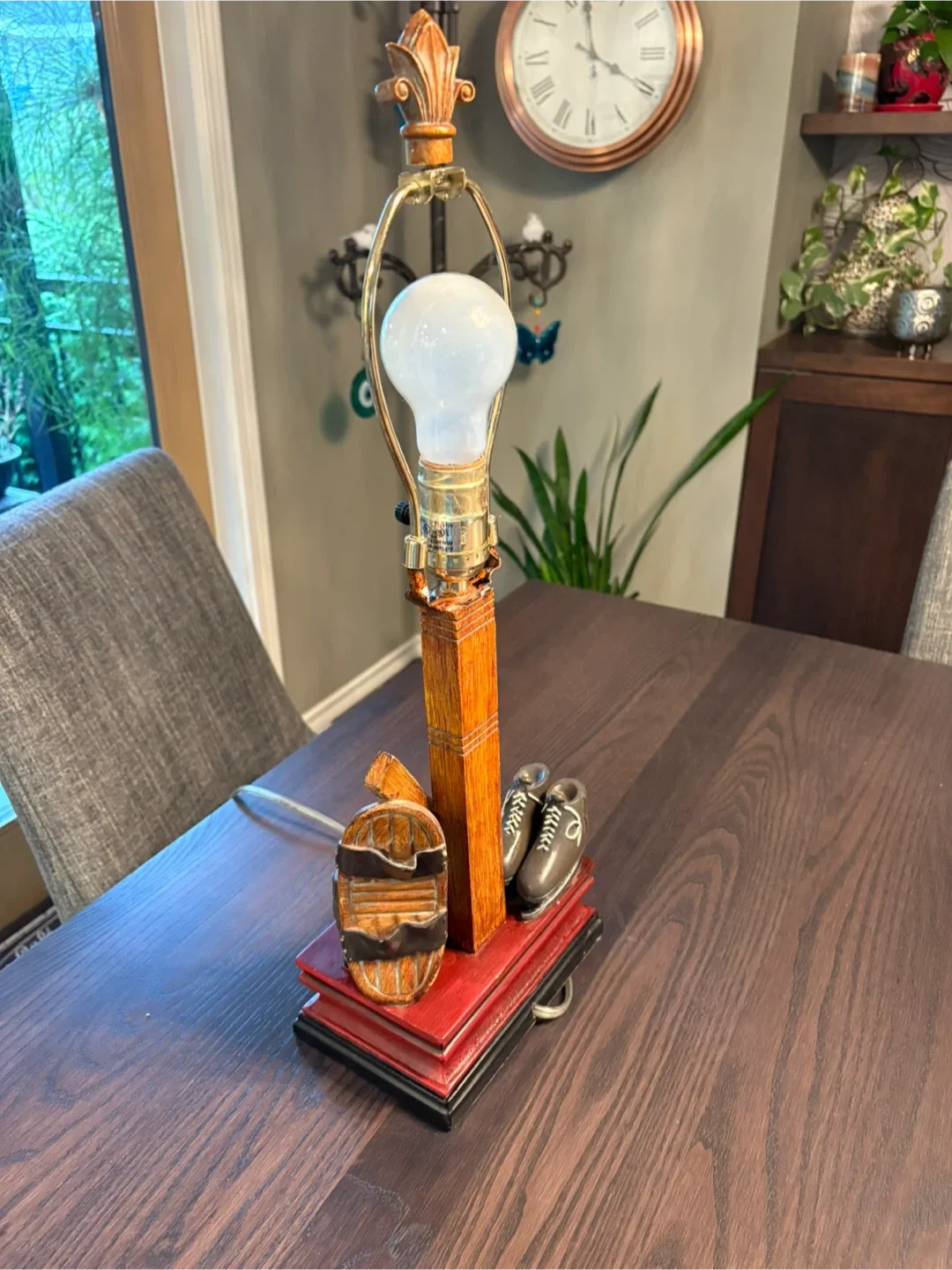 Hockey Themed Table Lamp image indicator(3)