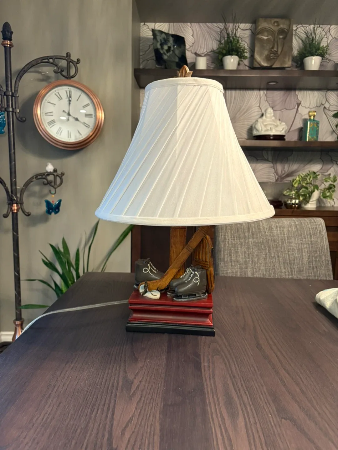 Hockey Themed Table Lamp image indicator(5)