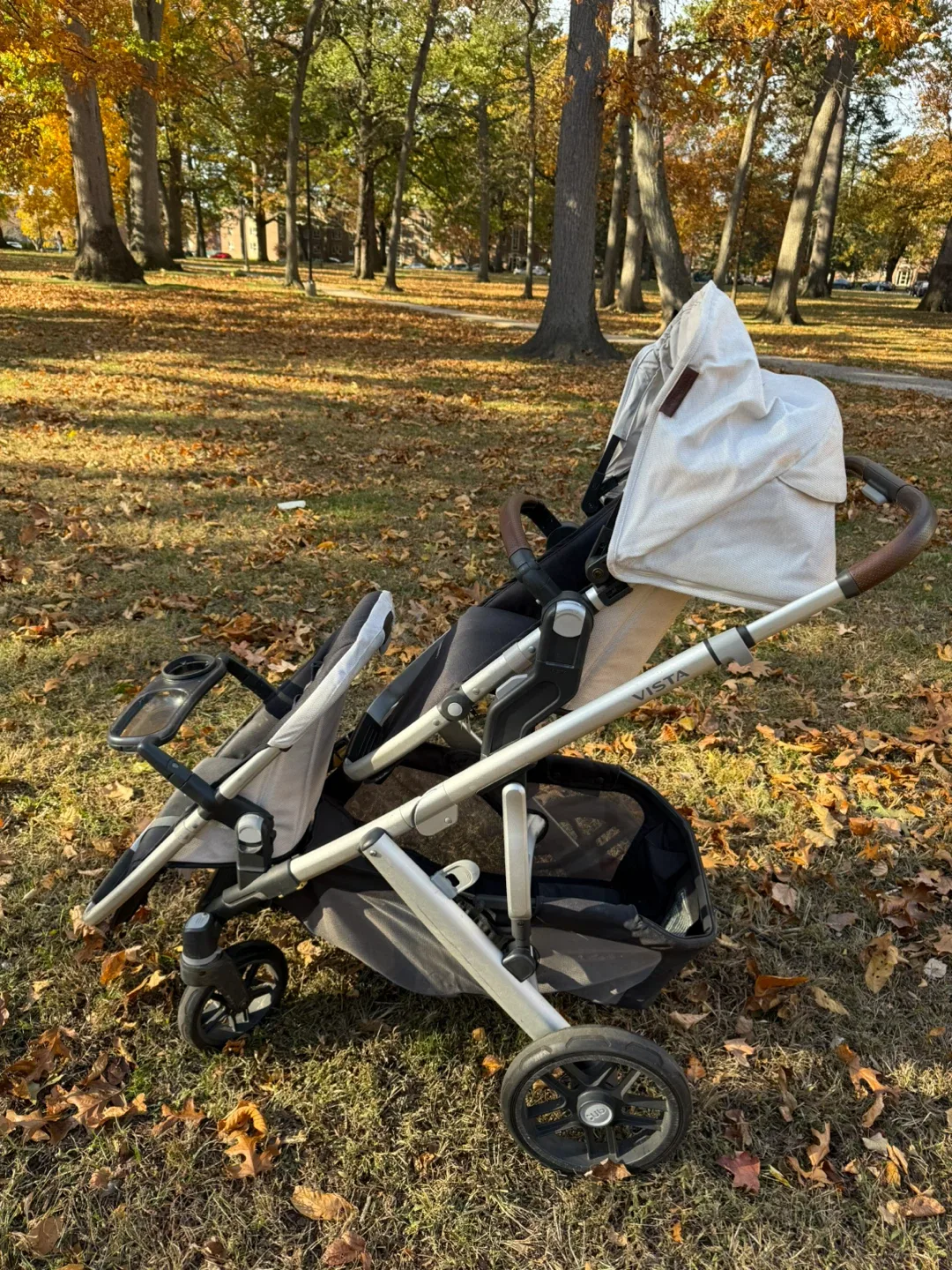 UPPAbaby Vista V2 double Stroller - Excellent Condition! 🥕 image indicator(2)