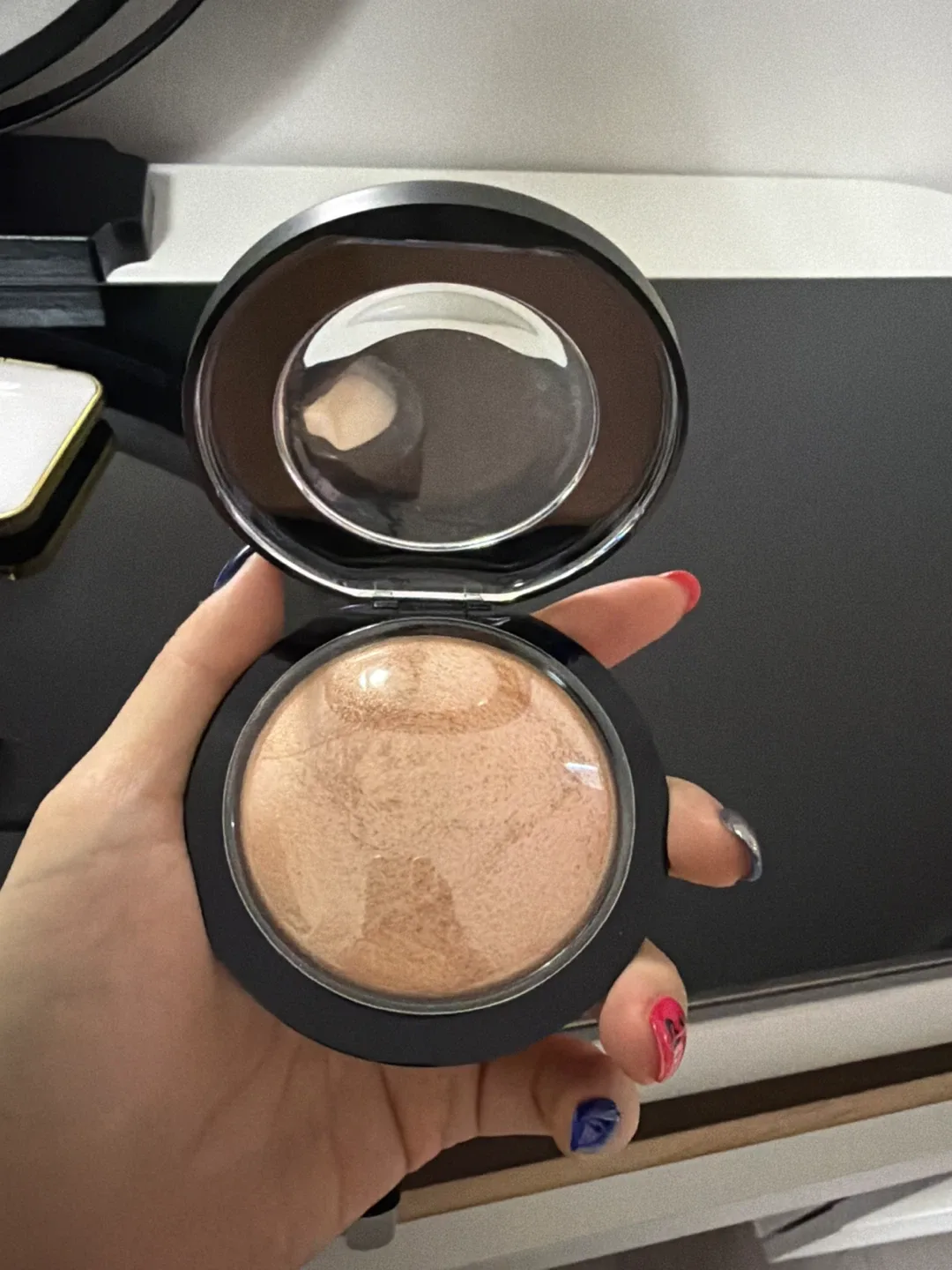 MAC Mineralize Skinfinish - Bling Me To Life image indicator(3)