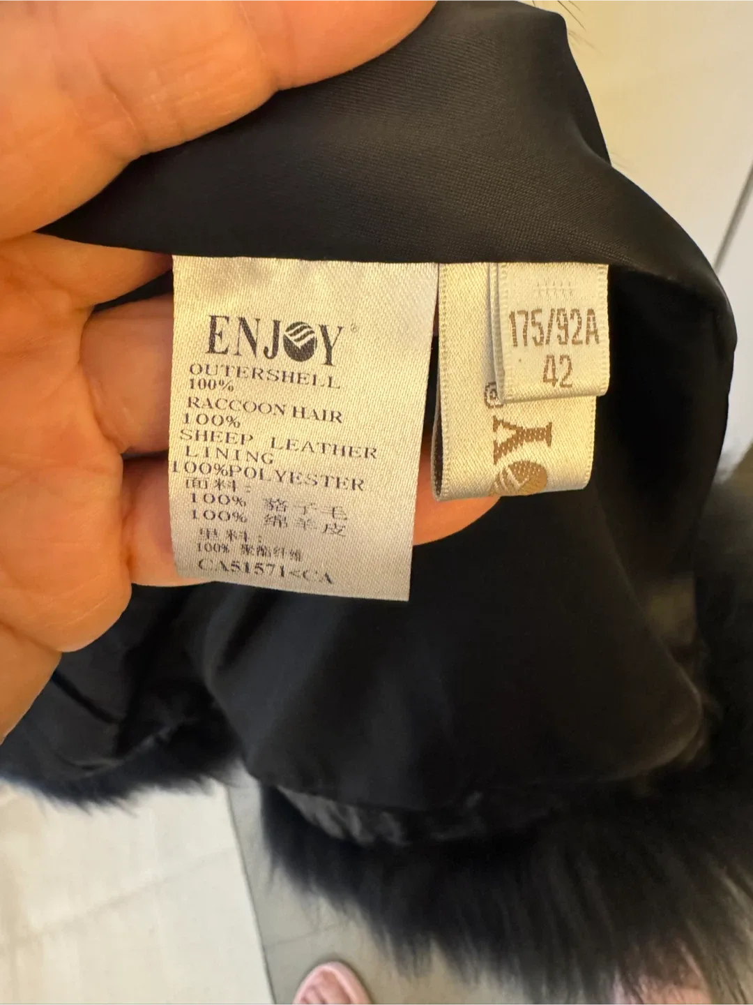 Black leather and Raccoon Hair Vest image indicator(3)