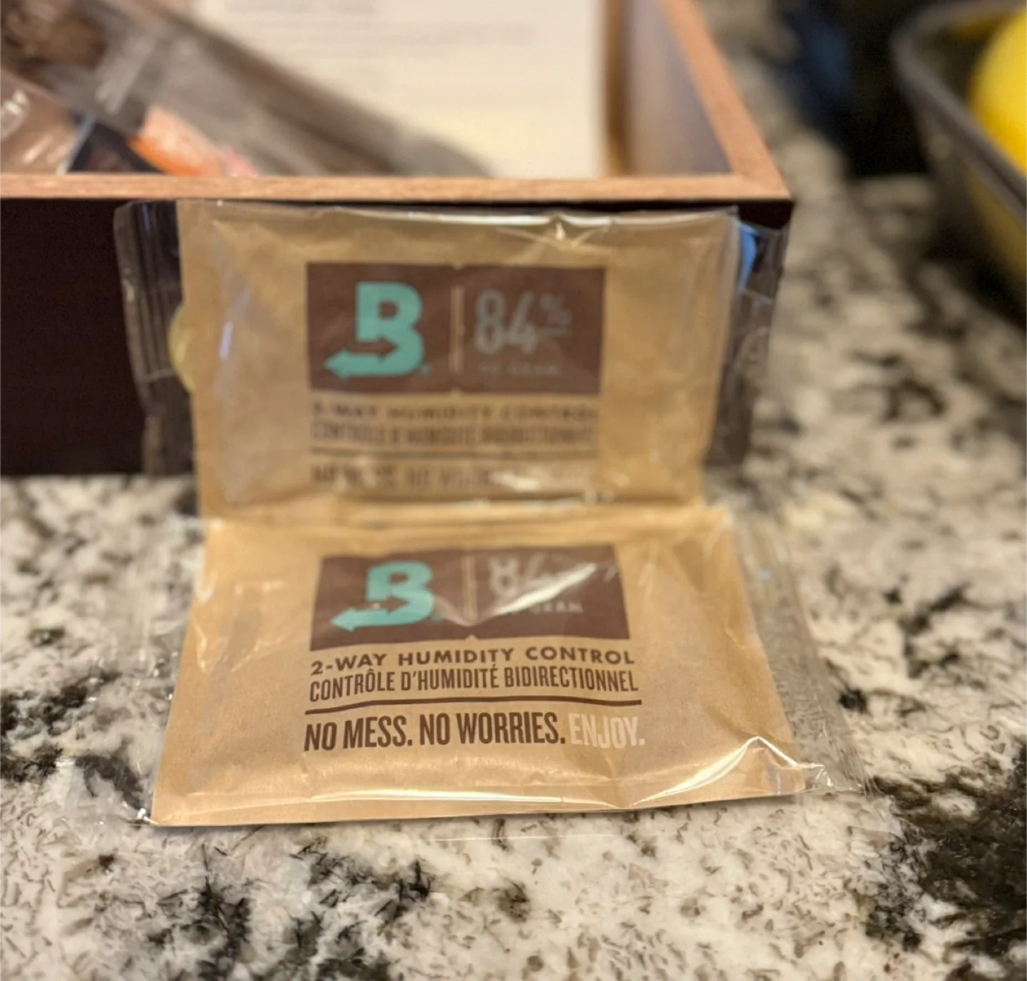 Wood Cigar Humidor Gift Set – Includes Cigars + Accessories image indicator(2)