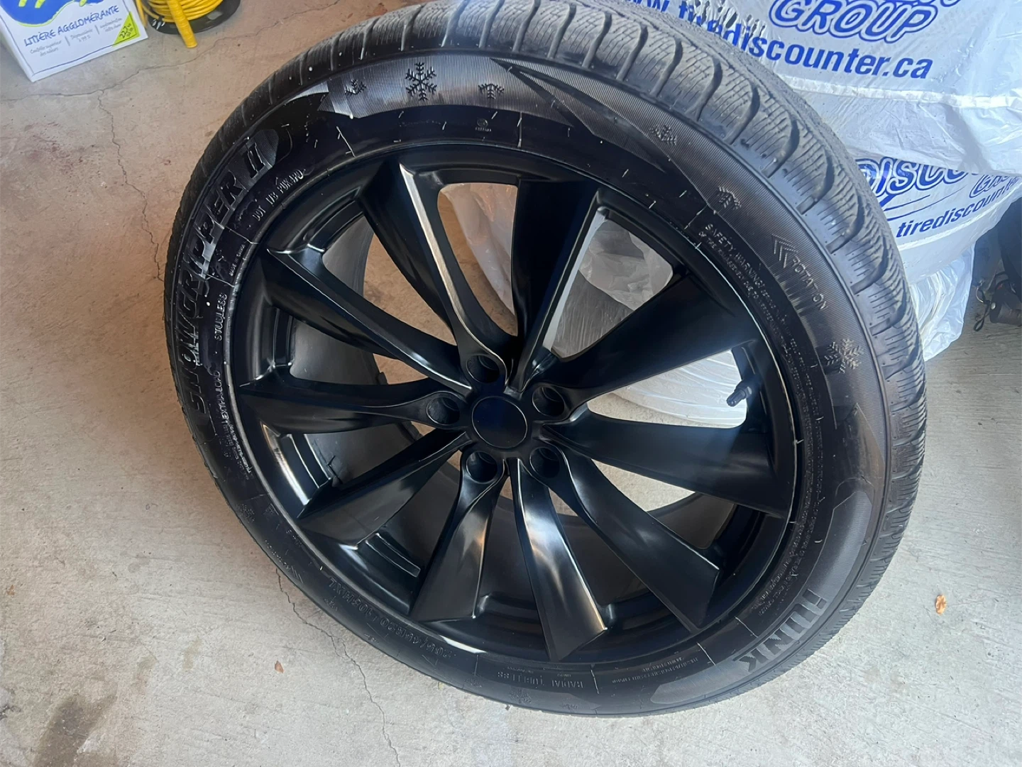 265/45/R20 Tesla Model X Winter Tires and Rims – Barely Used - photo 4