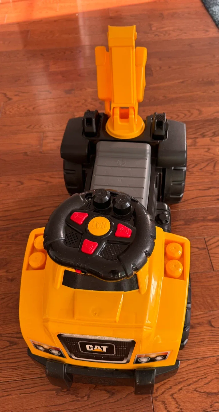 🥕CAT Ride-On Excavator Toy image indicator(2)