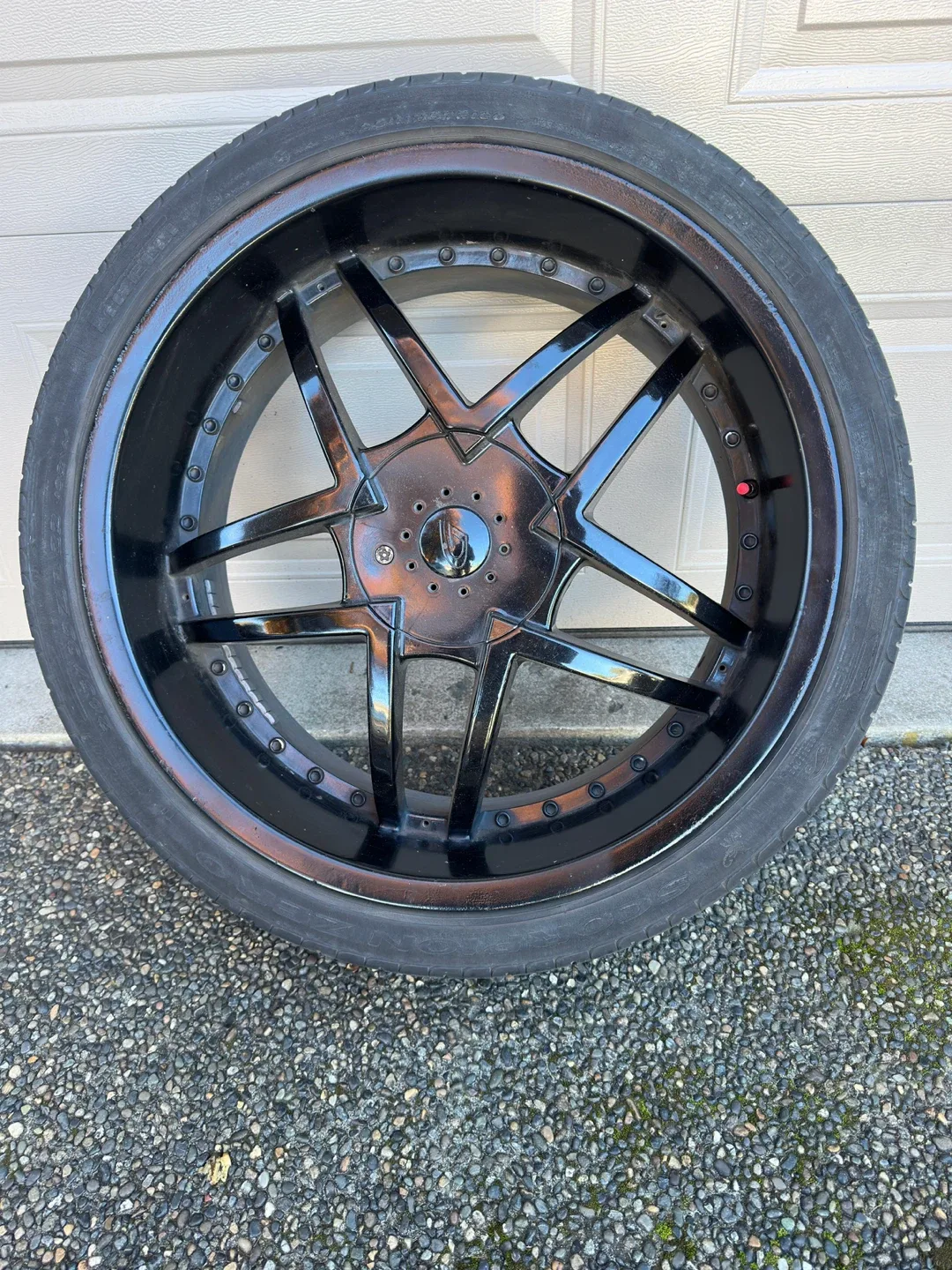 22 in Pirelli, Scorpion Zero 265/35/ZR22 Black Rims & Tires image indicator(2)