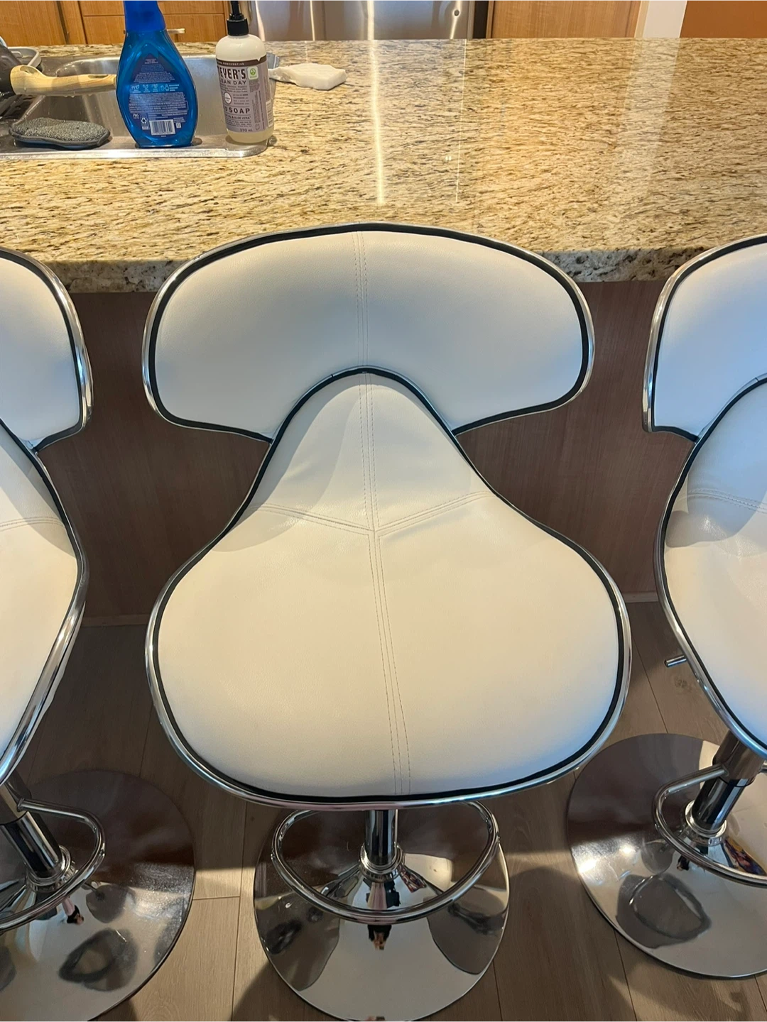 Set of 4 White Bar Stools - photo 4