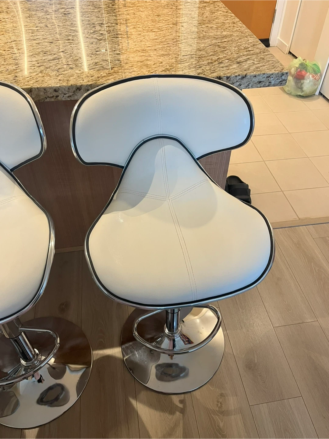 Set of 4 White Bar Stools - photo 3