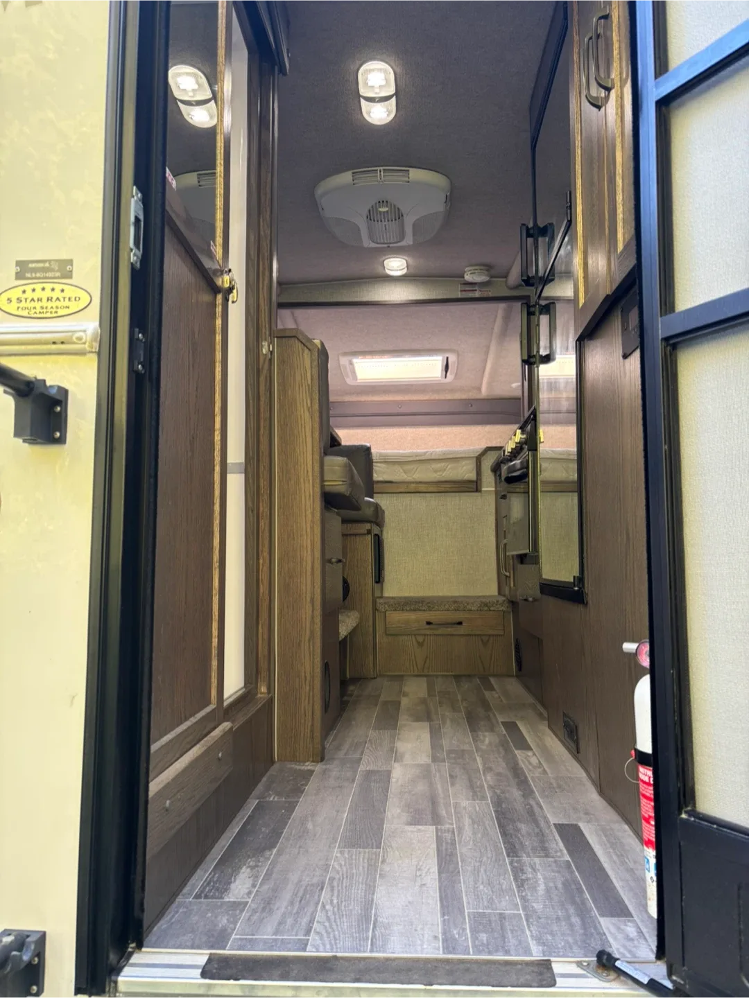 Truck Camper image indicator(3)