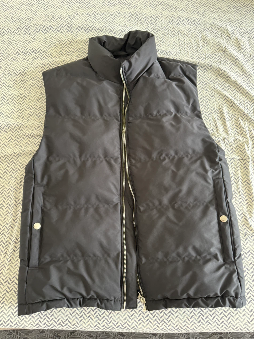 H&M Black Puffer Vest - Size M