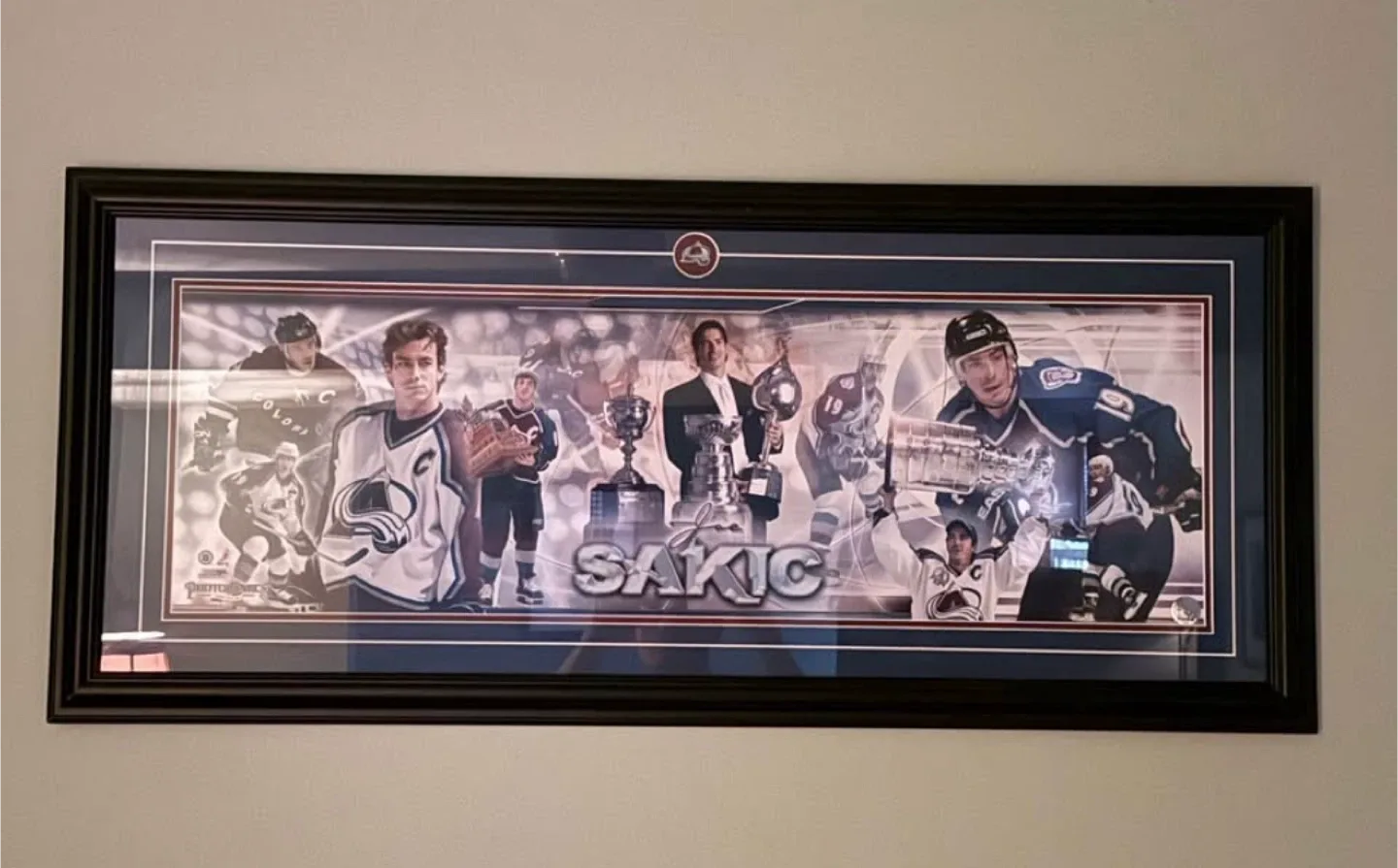 Framed Joe Sakic Colorado Avalanche Photo image indicator(2)