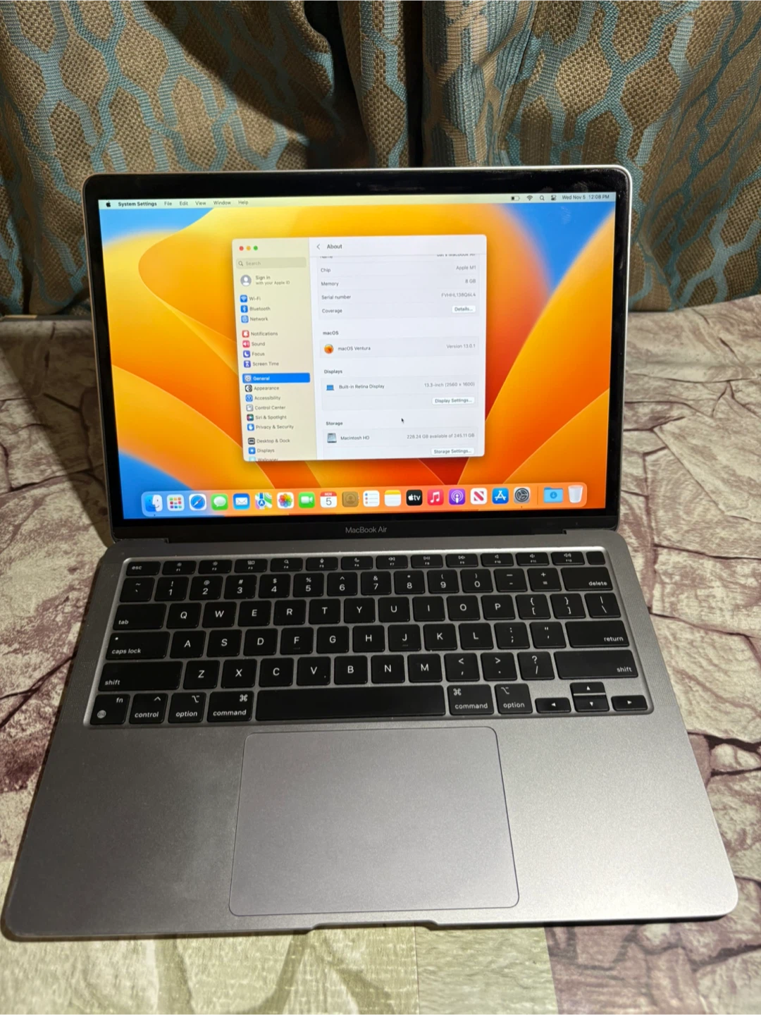 2020 Apple MacBook Air M1 Space Grey 256GB, (MINT CONDITION)