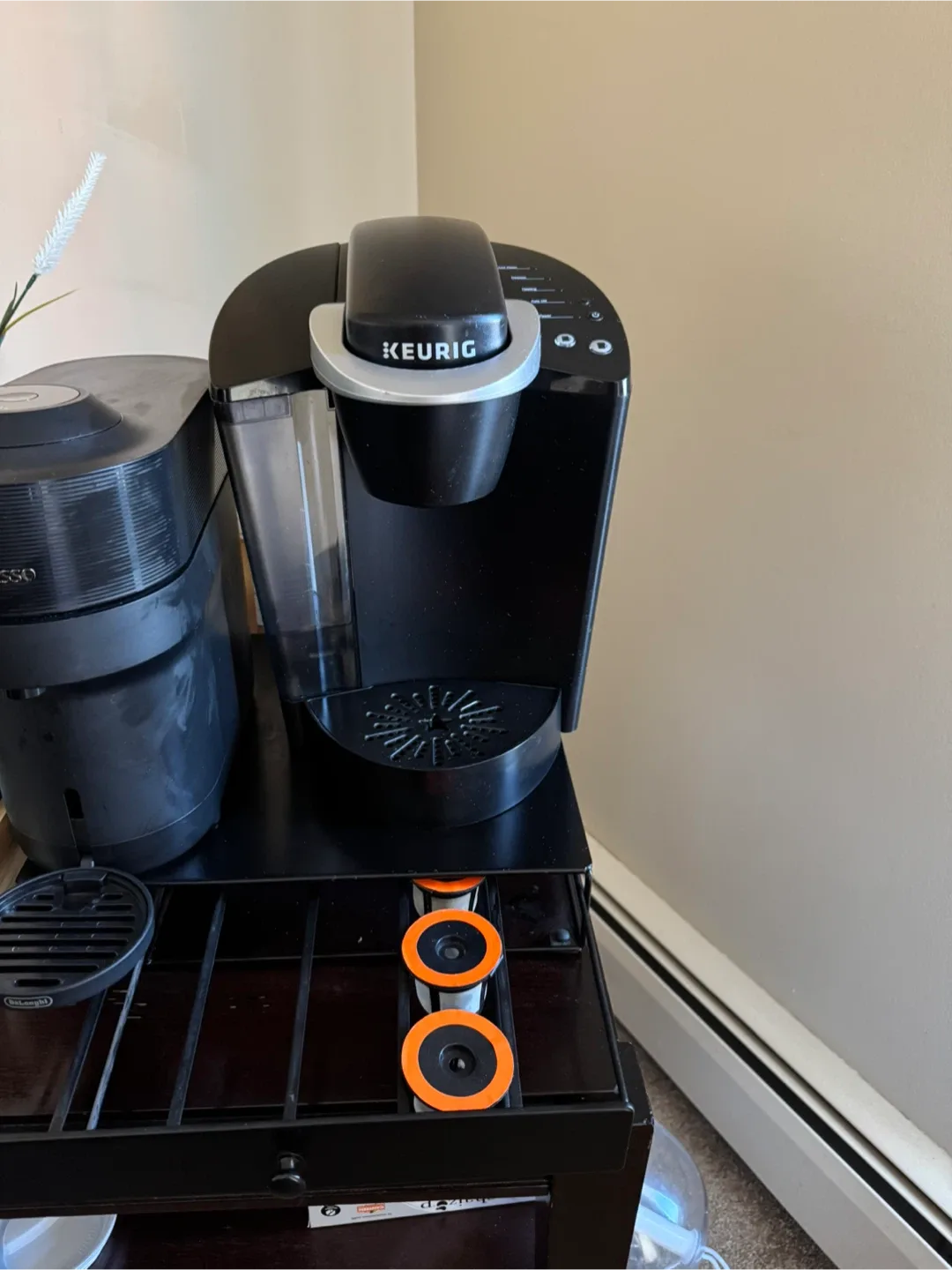 Keurig Single Serve Coffee Maker with stand image indicator(3)