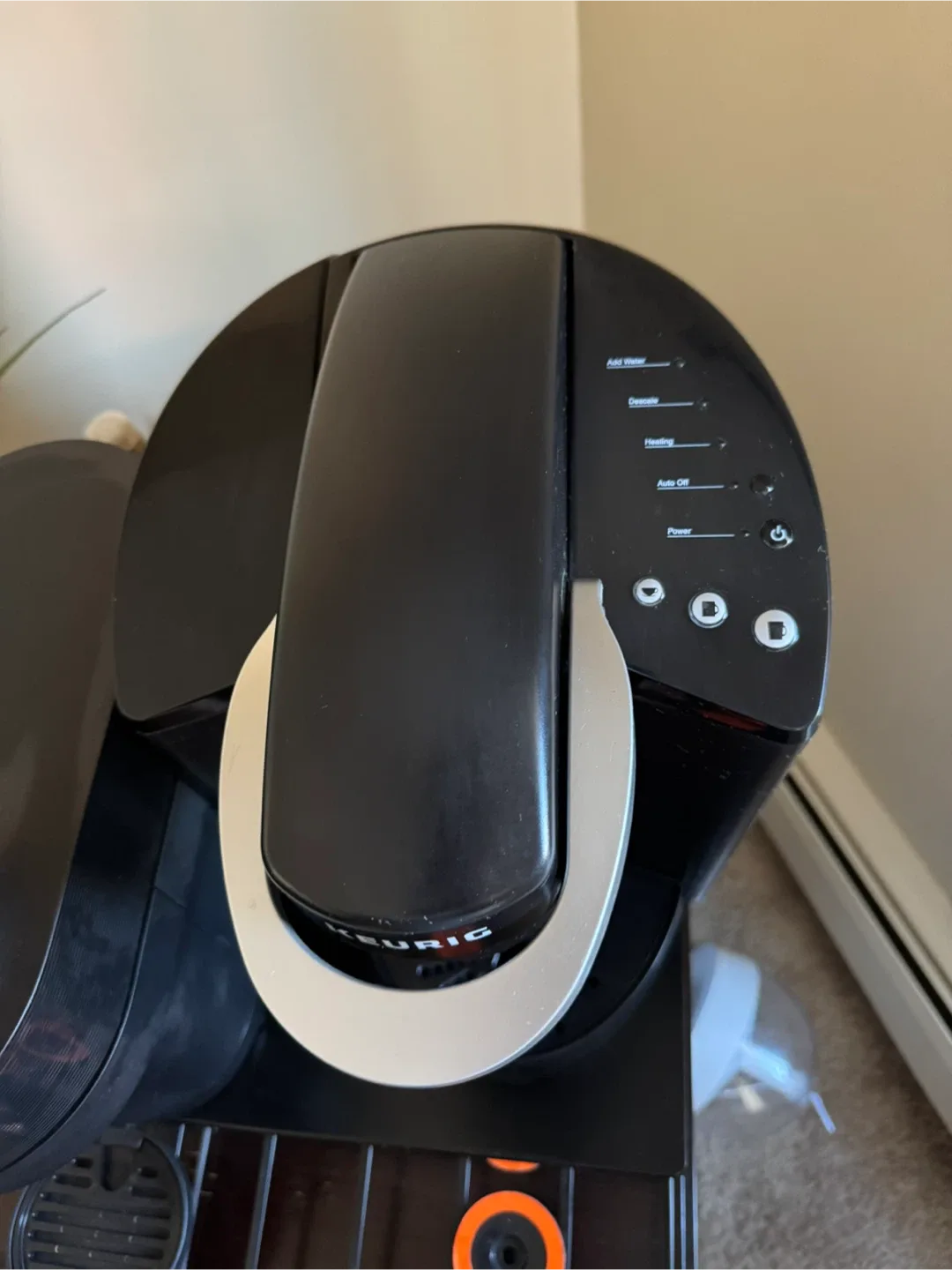 Keurig Single Serve Coffee Maker with stand image indicator(2)