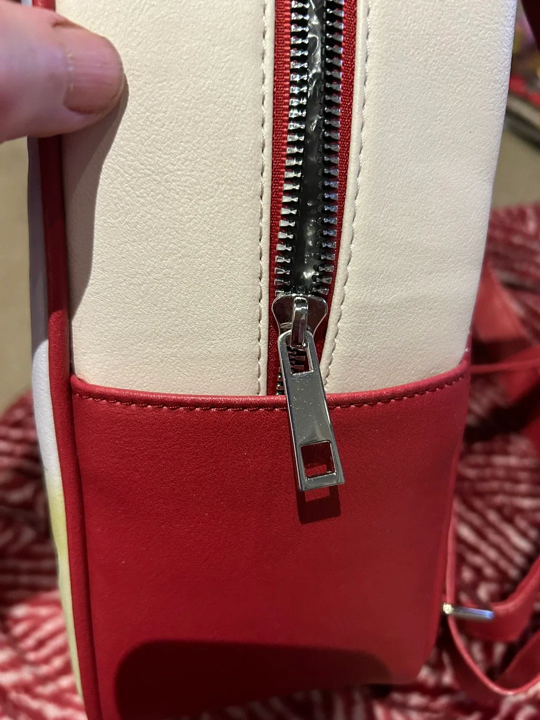 Disney Snow White Mini Backpack image indicator(5)