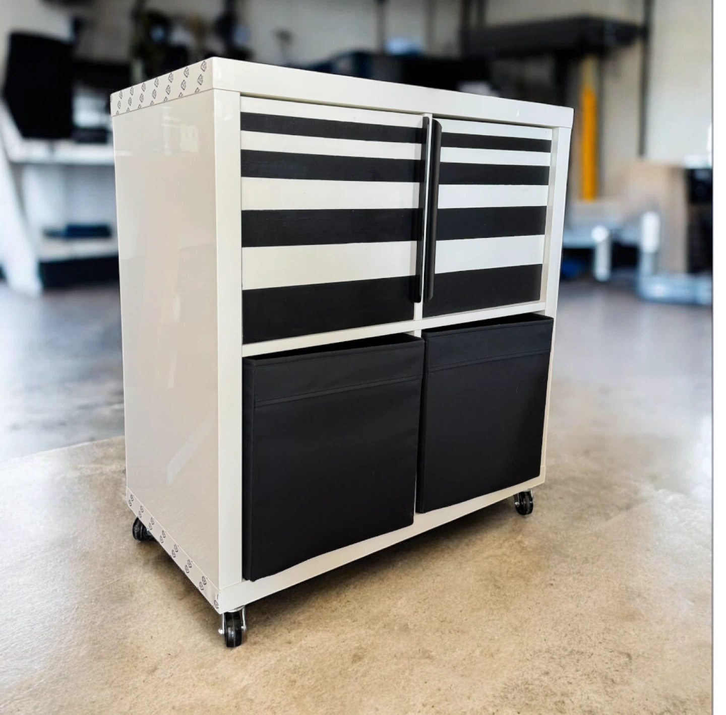 IKEA•KALLAX STORAGE UNIT ON WHEELS •GLOSSY WHITE