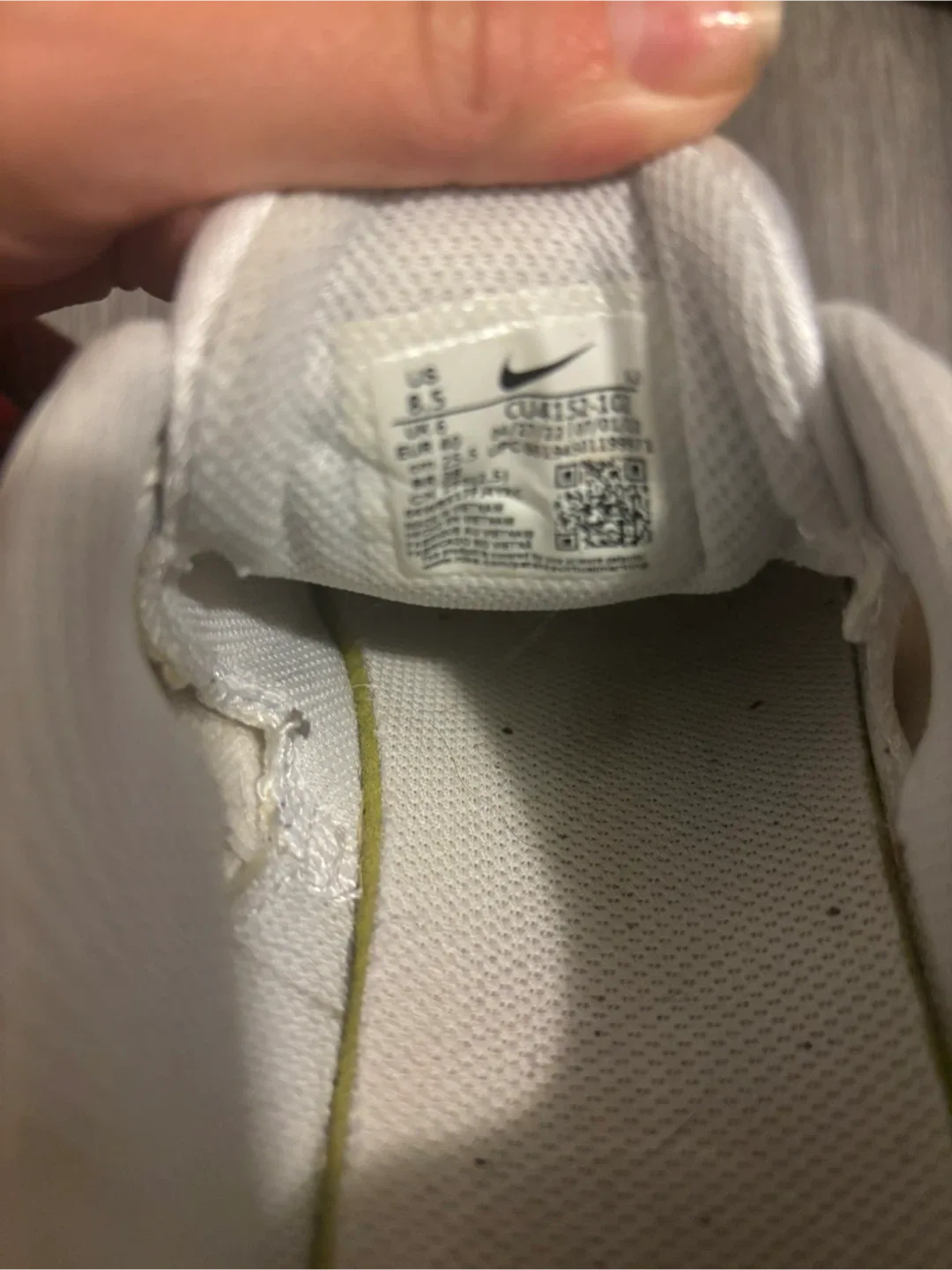 Nike White Running Shoes - Size 8.5 image indicator(3)