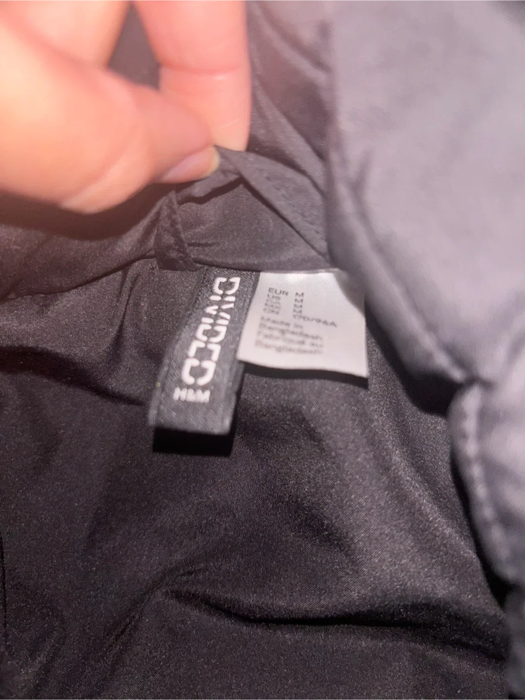 H&M Divided Black Puffer Jacket - Size M image indicator(2)