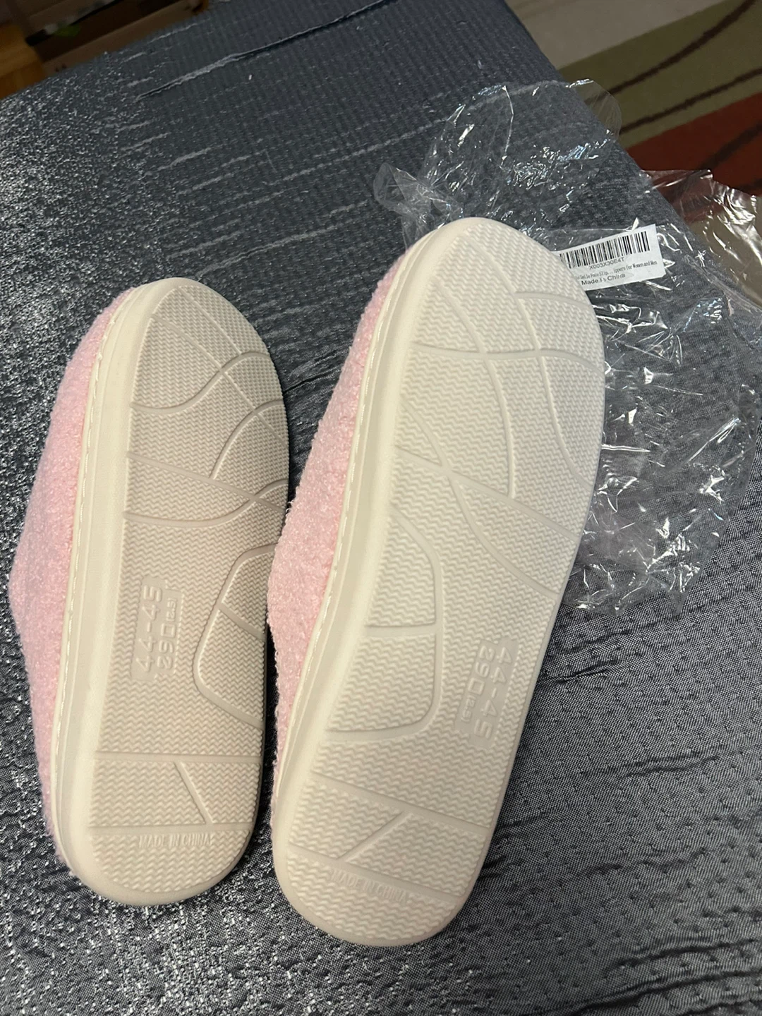 Cute Smile Slippers - Pink, Cozy Plush size 42 - photo 4