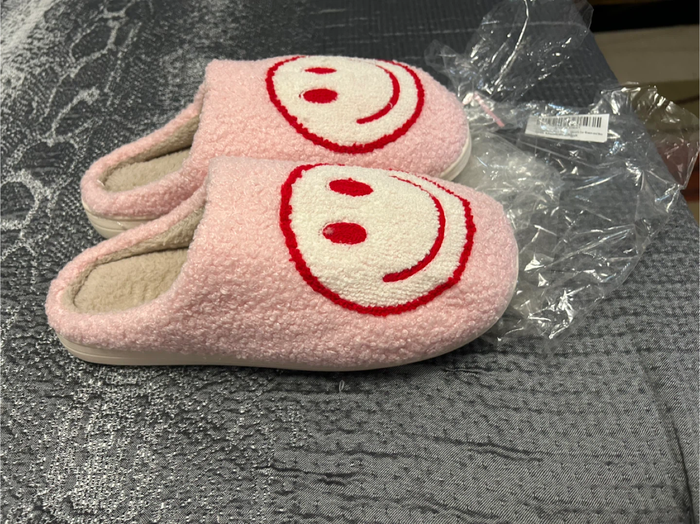 Cute Smile Slippers - Pink, Cozy Plush size 42 - photo 3