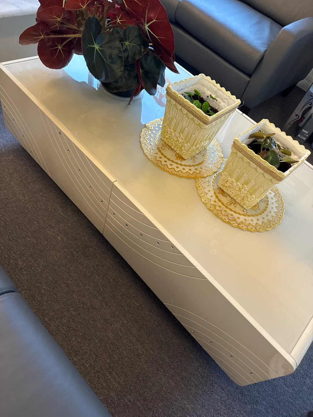 White Coffee Table with Storage image indicator(3)