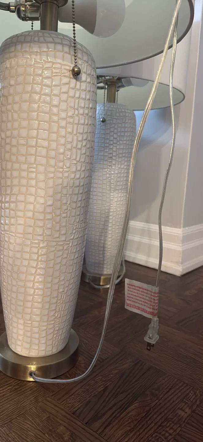 Two Threshold Ceramic Table Lamp - White image indicator(4)