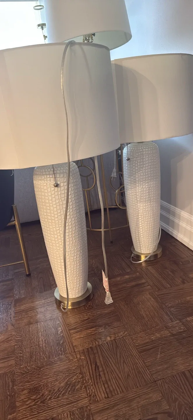 Two Threshold Ceramic Table Lamp - White image indicator(7)