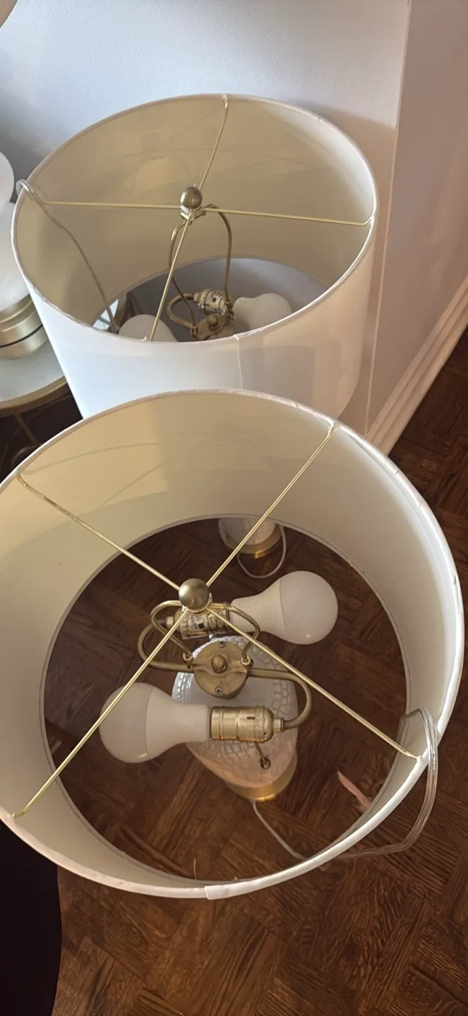 Two Threshold Ceramic Table Lamp - White image indicator(5)