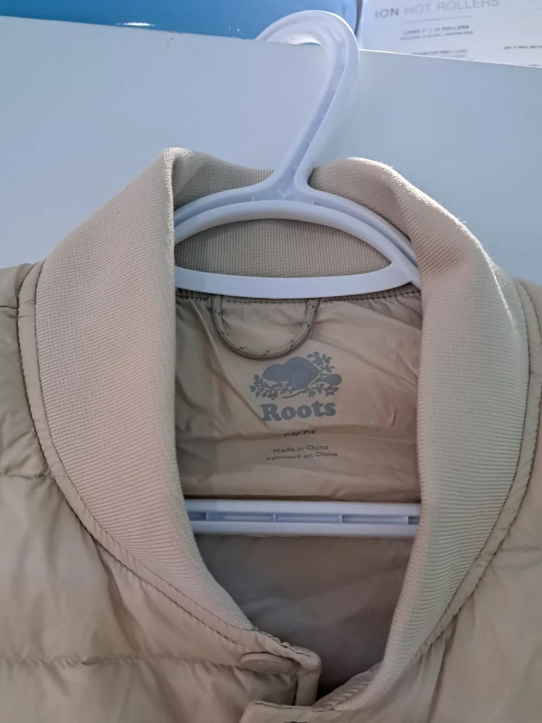 Roots  Women’s Puffer Jacket, Size Medium 🥕🥕🥕 image indicator(4)