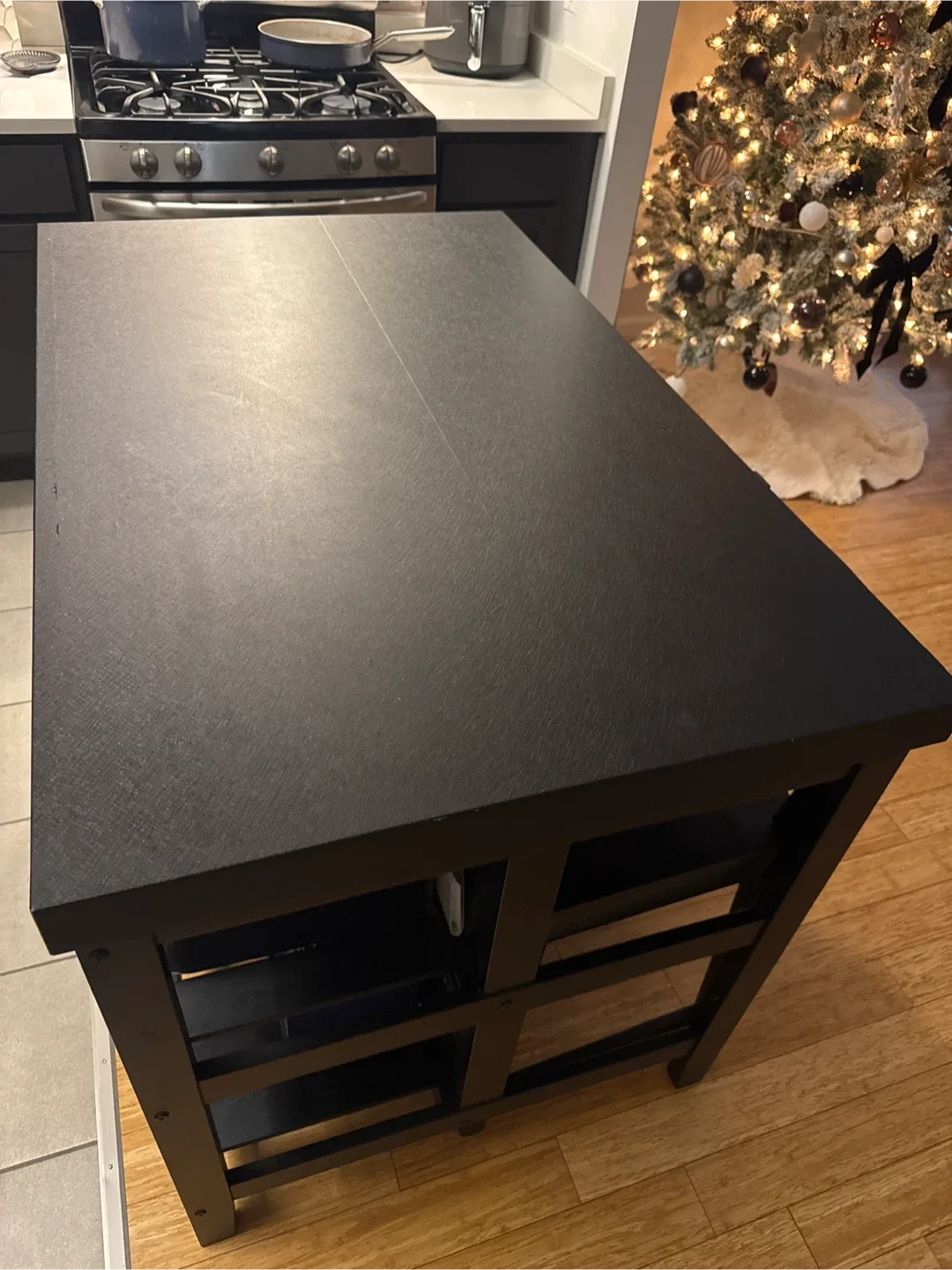 Black Kitchen Island 🥕