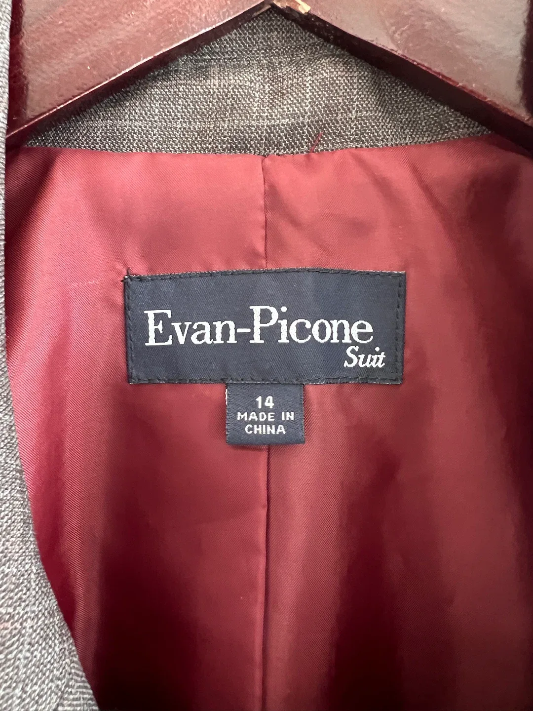 Evan-Picone Suit - Size 14 image indicator(2)