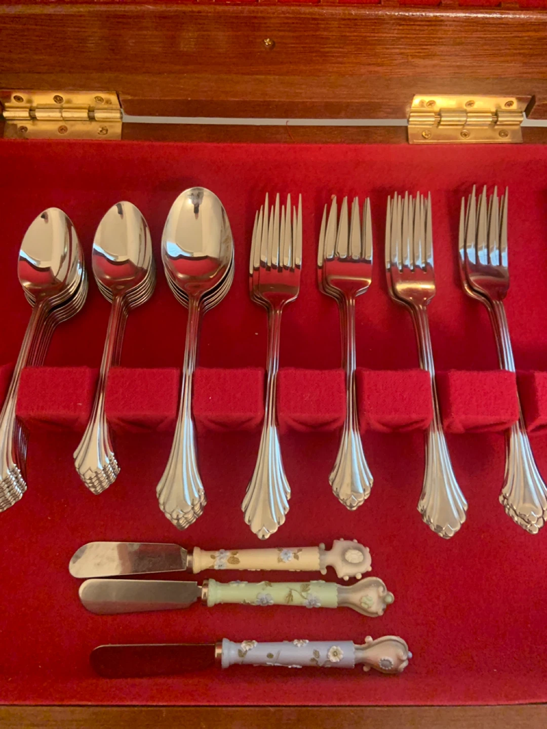 Vintage Silverware Set in Wooden Case - photo 3