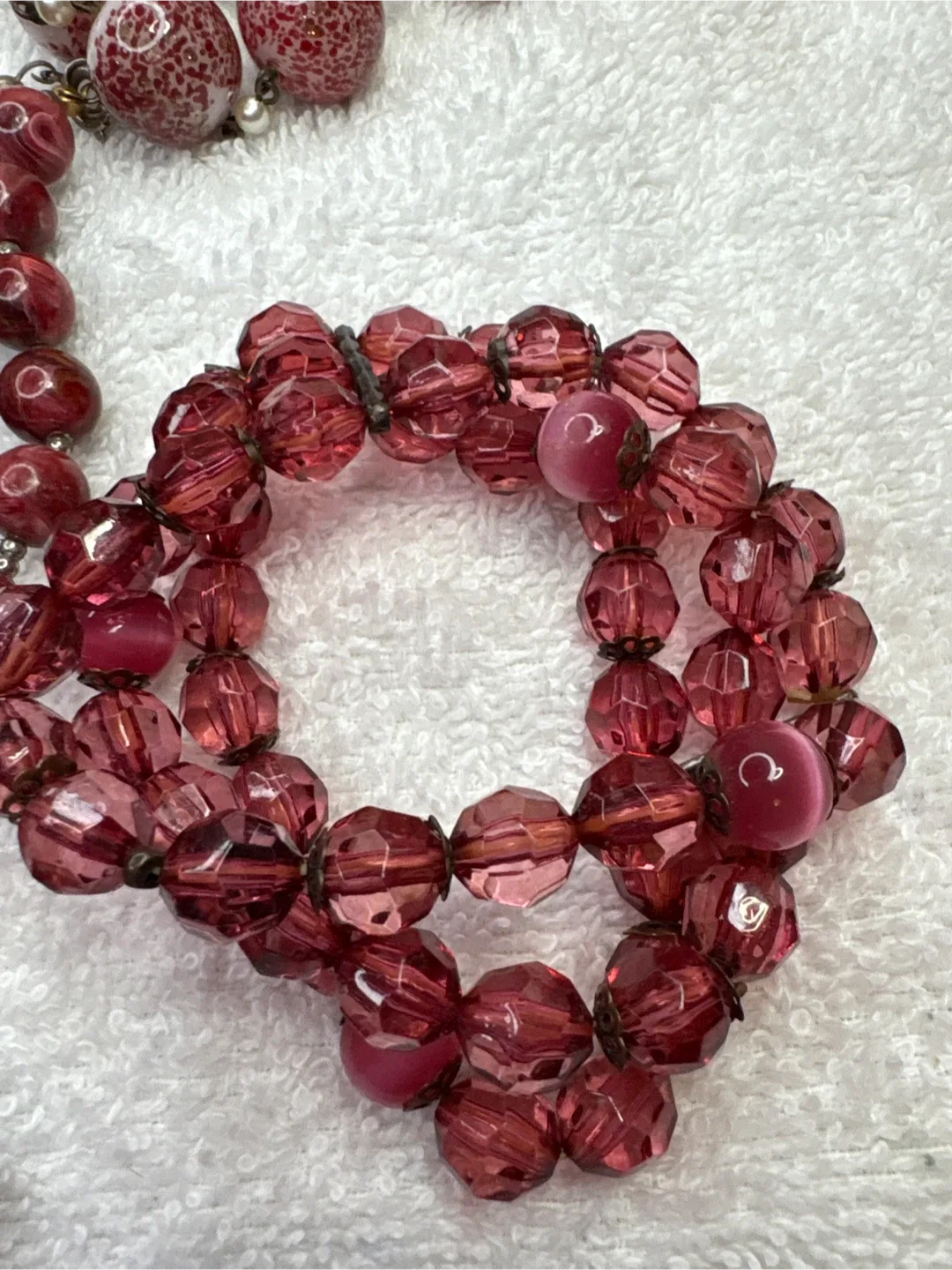 Red Speckled Bead Necklace image indicator(6)
