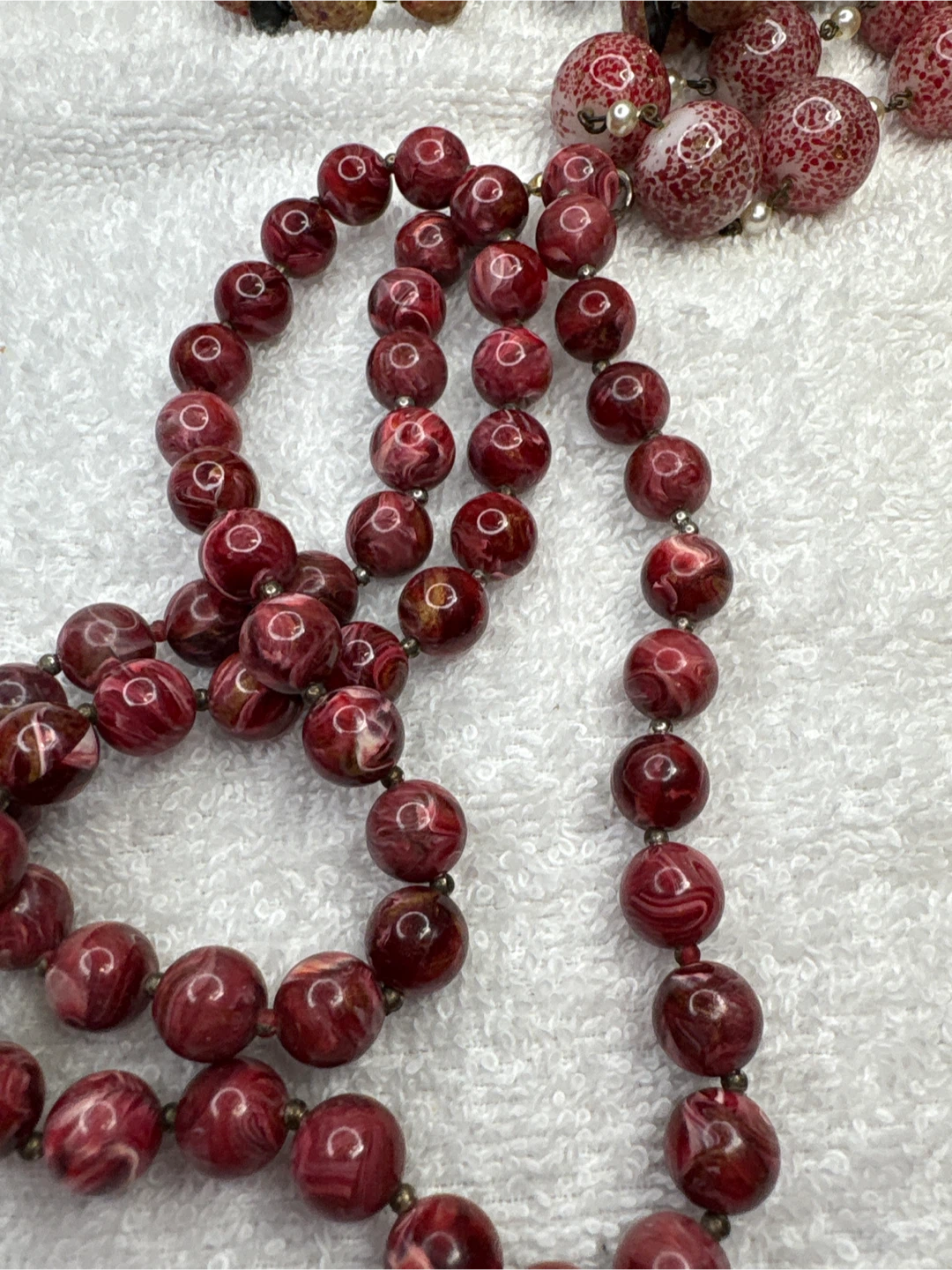 Red Speckled Bead Necklace - photo 5