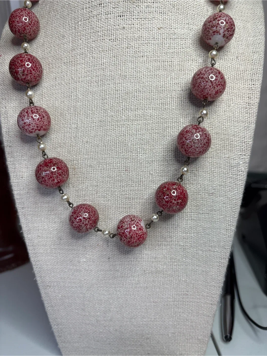 Red Speckled Bead Necklace image indicator(8)