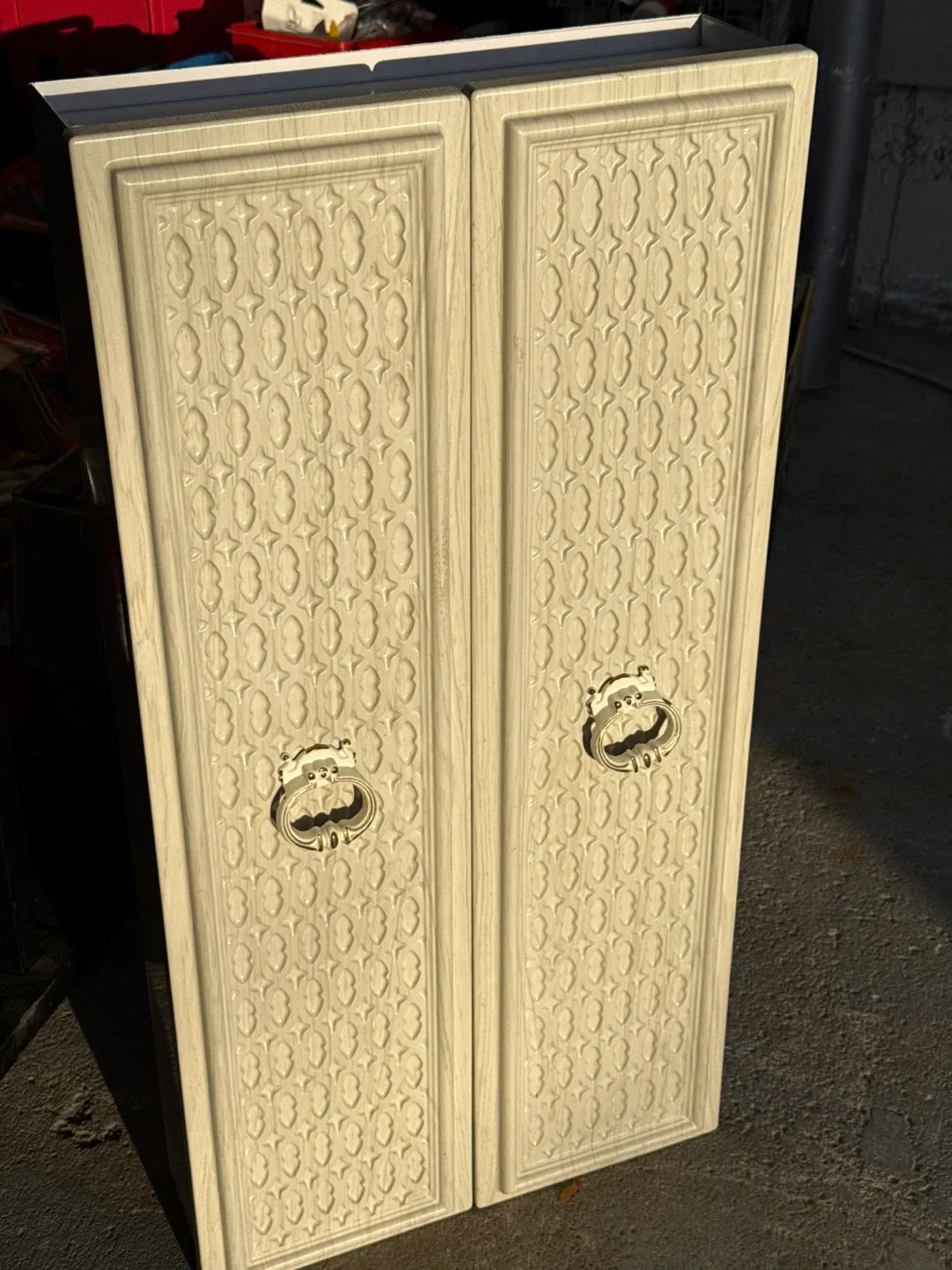 Vintage-Style Cabinet with Shelves thumbnail