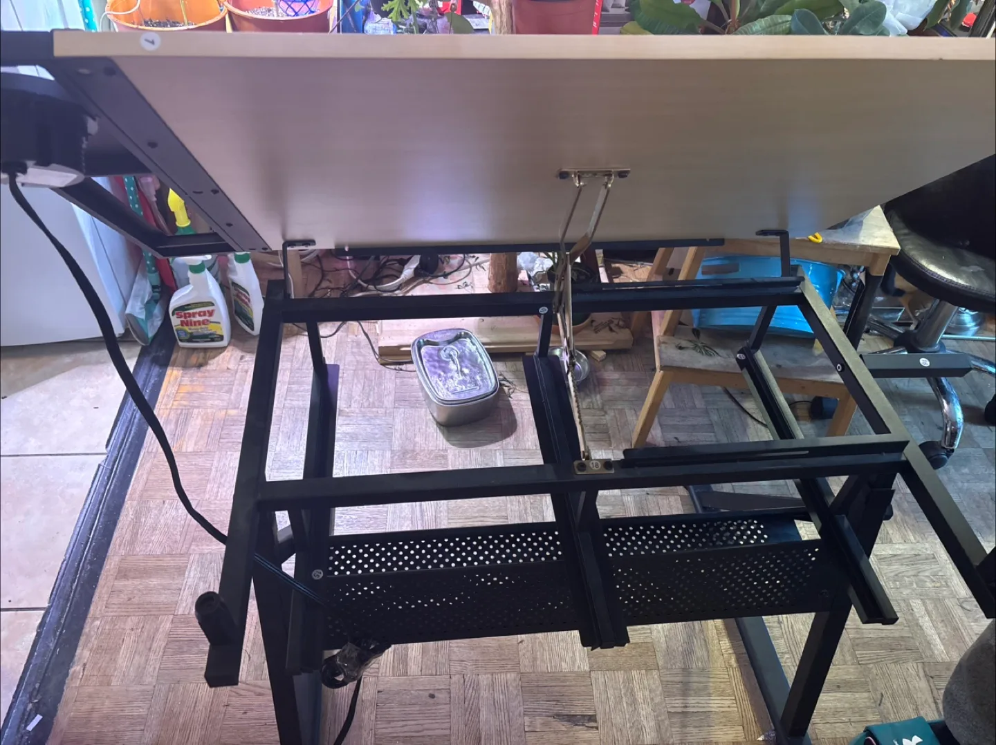 Adjustable Drafting Table with Apple Logo image indicator(4)