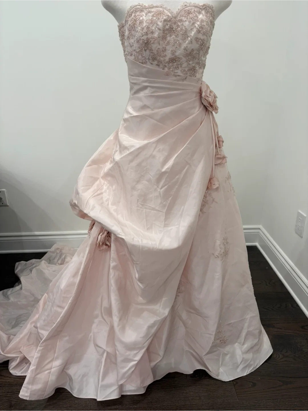 JAI Couture Blush Pink Beaded Gown – NWT Size 8 image indicator(10)