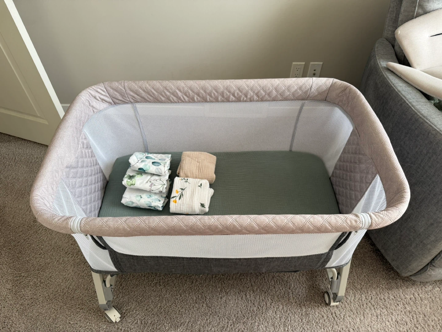 MEICHYUN Bedside Bassinet / Co-Sleeper – Grey (with 6 sheets)