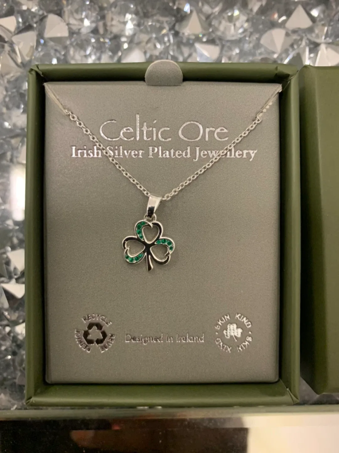 Celtic Ore Irish Silver Plated Shamrock Necklace image indicator(2)