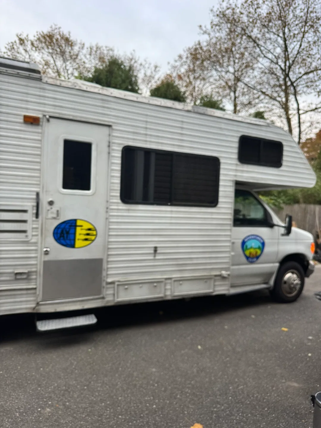 Ford RV Camper image indicator(2)