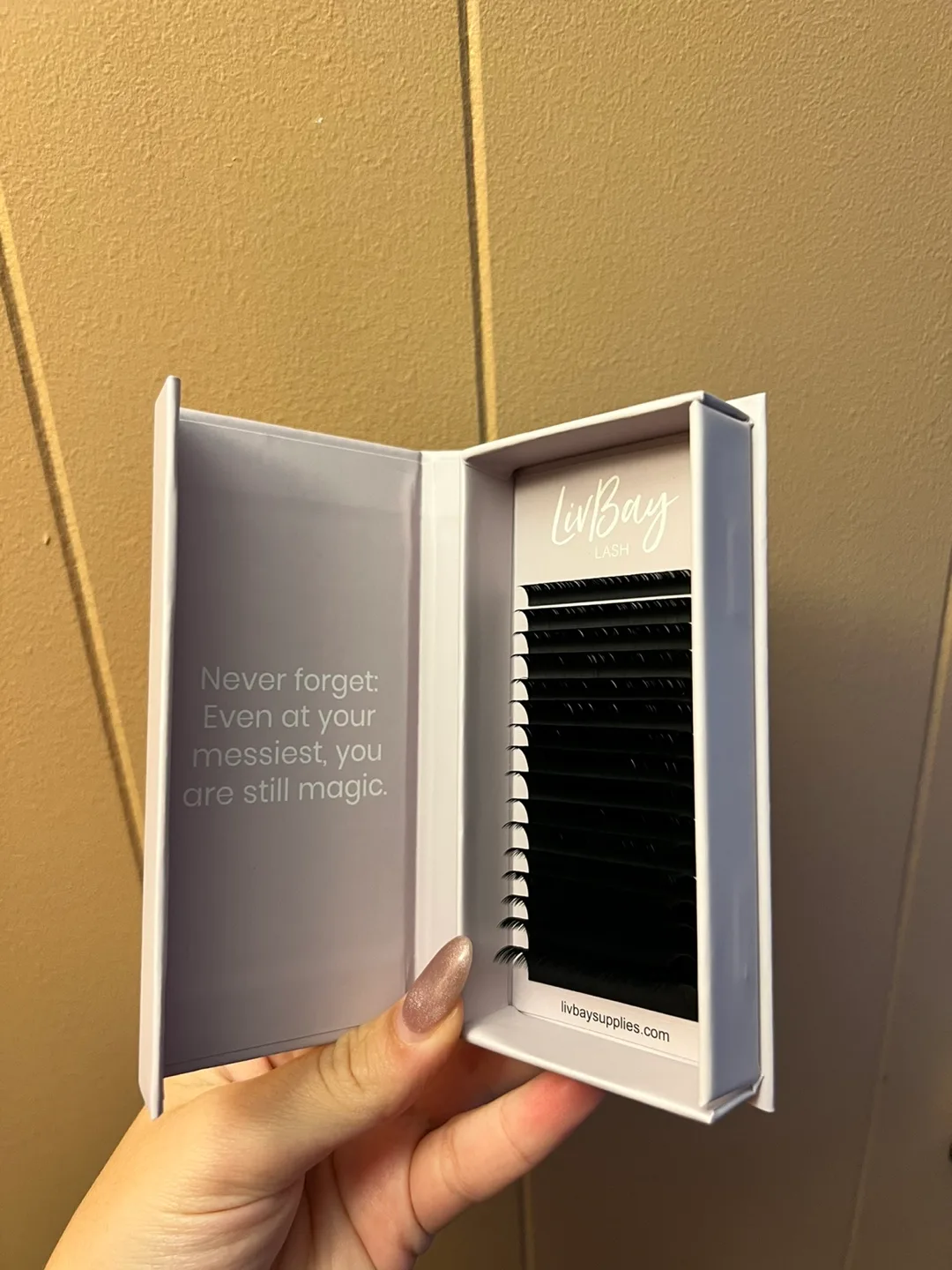 LivBay Lash Extensions - 0.15 C mix 7-17mm image indicator(3)