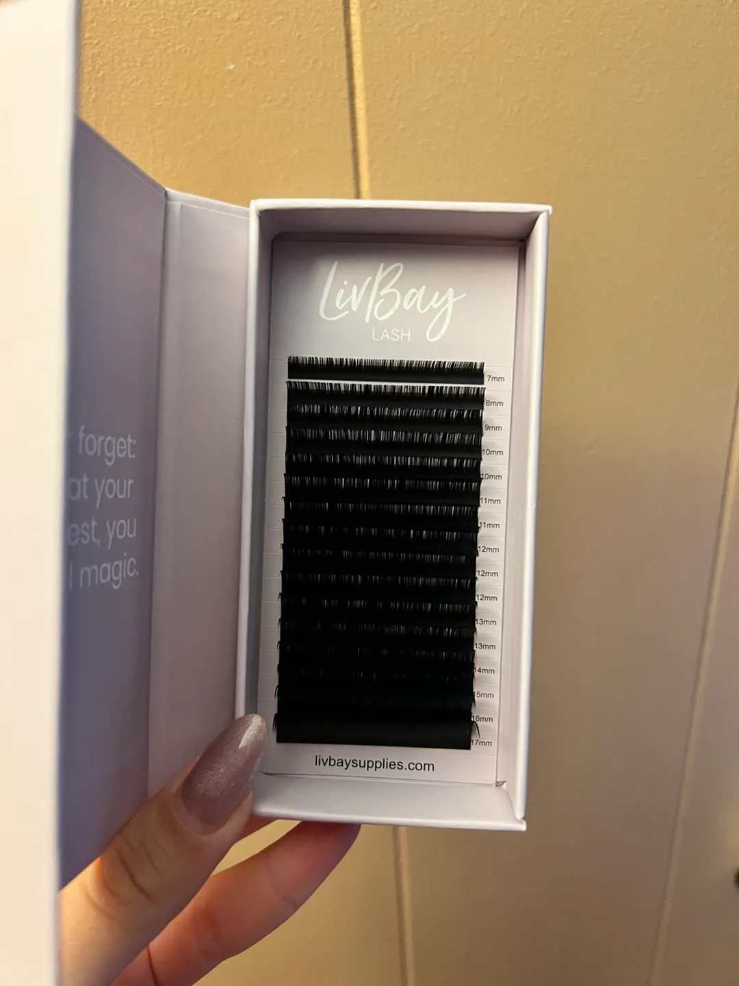 LivBay Lash Extensions - 0.15 C mix 7-17mm image indicator(4)