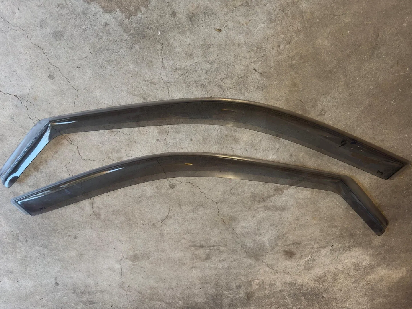 BMW X5 Car Window Visors, Sun Roof & Grille image indicator(4)